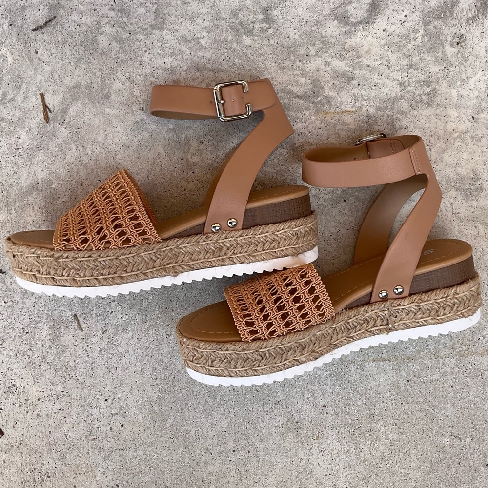 Natural/tan Crochet sandals with ankle strap and rope sole detail TTS soda
